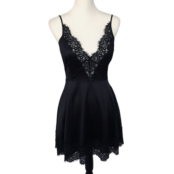 NBD Black Deep V-Neck Sexy Mini Cocktail Slip Dress w Pockets NWT Size‎ S